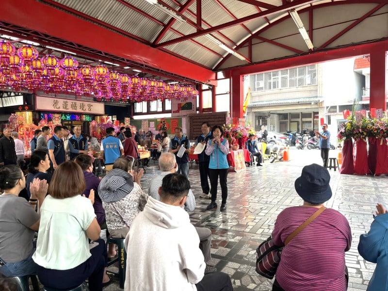 游淑貞感謝福境宮善行不輟　 頭牙發放平安金麵線助弱勢